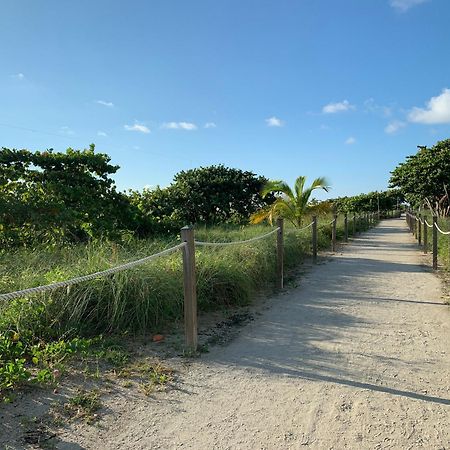 Biscayne Garden'S Studio Golden Glades Exterior photo